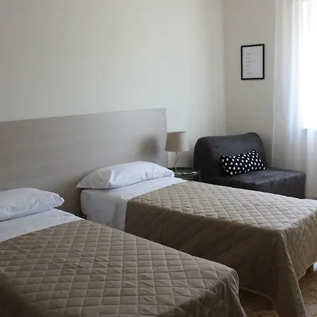 Casa Cinque In * بومبيي